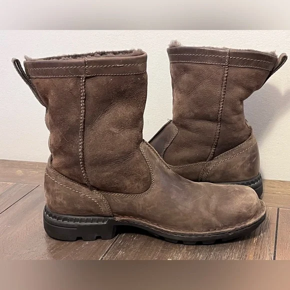 UGG Hartsville Brown Boots Mens size 9 - Picture 5 of 11